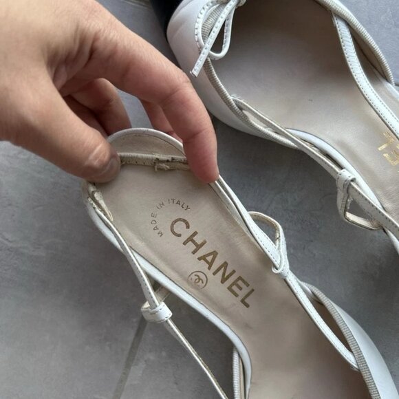 Vtg RARE CHANEL Black White Leather Slingback Mule Heels - Picture 2 of 9